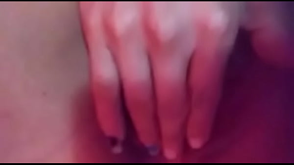 Puta se pajea para su marido