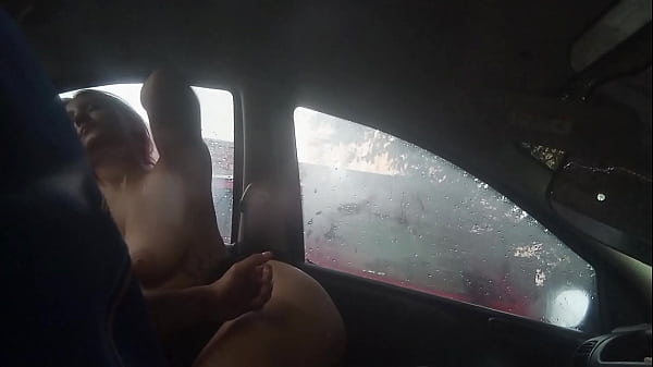 Nonton Jovencita Cachonda Entrega El Culo Al Mejor Amigo De Su Novio Cuando Le Dio Un Aventon A Su Casa - Sexo En El Coche thumbnail