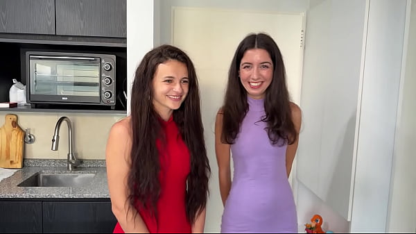 Nonton Two Neighbors Asked Me To Cum On Their Faces And Went For A Walk Outside With Cum On Their Faces thumbnail