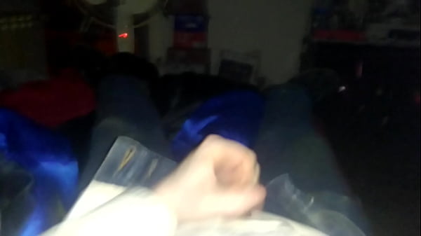 naćpany Adrian Jabłoński szaleńczo napierdala kutasa w śmierdzących ciuchach! 