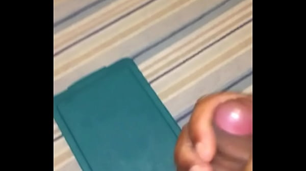 Mi novia me pide un v&iacute_deo masturbandome