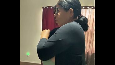 Nonton Sexy Mom thumbnail