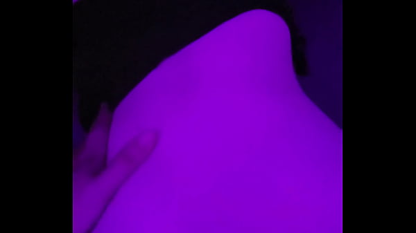 Nonton Neon Babe Gets Fucked Under Blacklight [of:roxy Lights] thumbnail