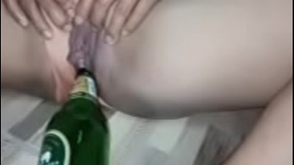 Nonton สาวสวยแหย่หีเล่นจนน้ำแตกเต็มแตด thumbnail