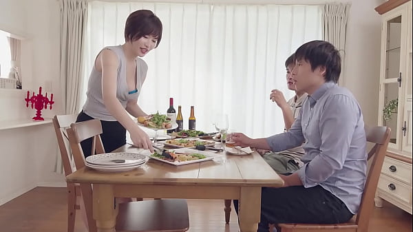 職場の先輩の家に訪れた僕を迎えてくれたのは美人妻&hellip;。しかも酔いつぶれていた僕を気にせず夜中にsexしまくり&hellip;。それに欲情した僕は先輩がいない家で思わず手を出すと&hellip;なんと逆に犯され子種搾取!!何度も責められ&hellip;、もっとhしたいからと家に監禁される&hellip;。 thumbnail