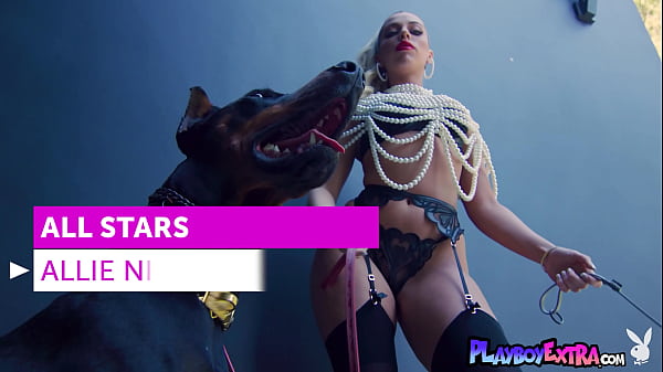 Nonton Nude Blondie Introducing Her Freshly Shaved Pussy Putdoor thumbnail