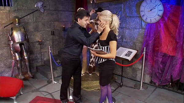 Costumed Chicks Anna Lovato, Leila Bee And Lou Lou Have Sex In Museum thumbnail