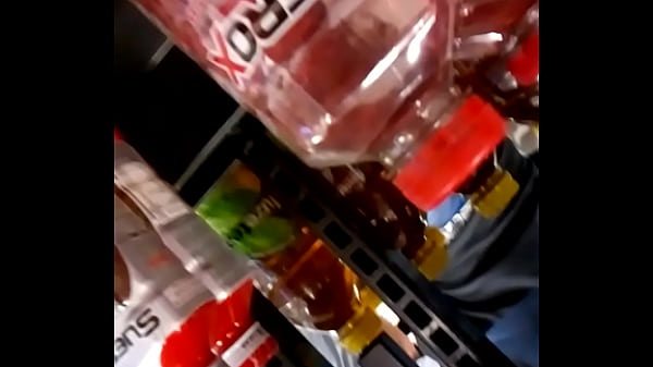 Upskirt A En Oxxo thumbnail