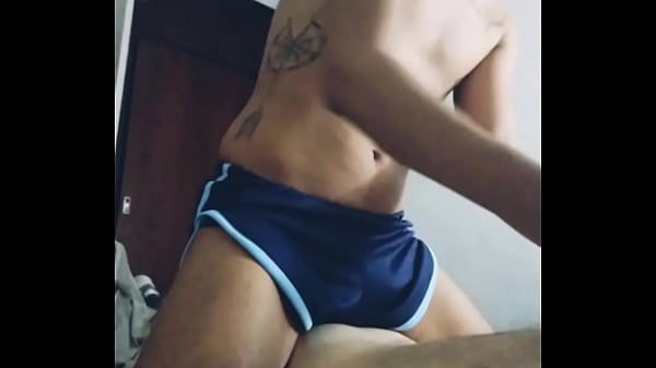 Masajeando Al Macho Para Aliviar Su Cintura Y Un Poquito M&aacute;s. thumbnail