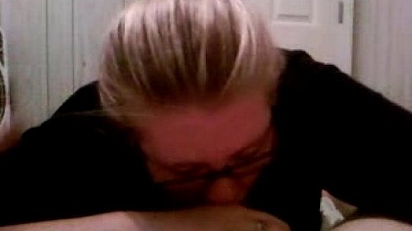 fat whore blowing cock 