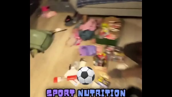 My lovely better half lily lu filmz is packing the stuff for the marathon ️️who&rsquo;s your go to partne 