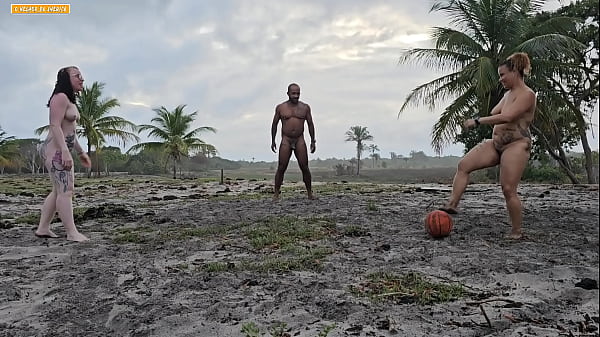 Nonton O Jogo De Futebol Estava Muito Chato Melhor E Transar thumbnail