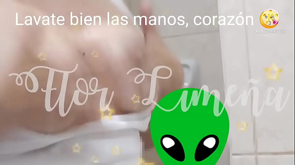 Flor Lime&ntilde;a aseandose bien 