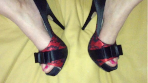 Karen Footjob 2 thumbnail