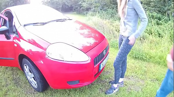 Ich habe ihn gewagt, mich auf den H&uuml_gel zu fahren und mich dort zu ficken, und er hat es geschafft !!