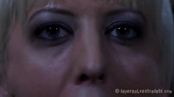 Nonton Vigorous Sweetie And Her Rabbit thumbnail