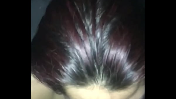 Sexo Oral Con Una Principiante Mientras Veo Netflix thumbnail