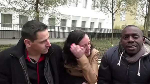 Nonton He Gives His Beautiful Brunette Girlfriend And Watches Her Getting Screwed By A Big Black Dick thumbnail