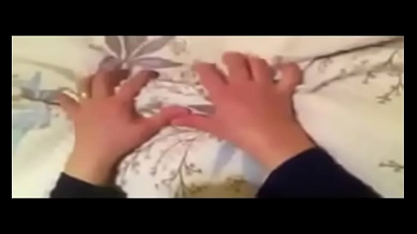 Nonton بتدخل الحمام تاخد Ar thumbnail