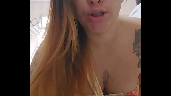 Nonton Usando Um Shorts Curto E Socado Pra Mostrar Que Eu Quero Vara thumbnail