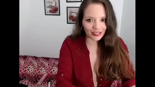 Se masturba en su cama