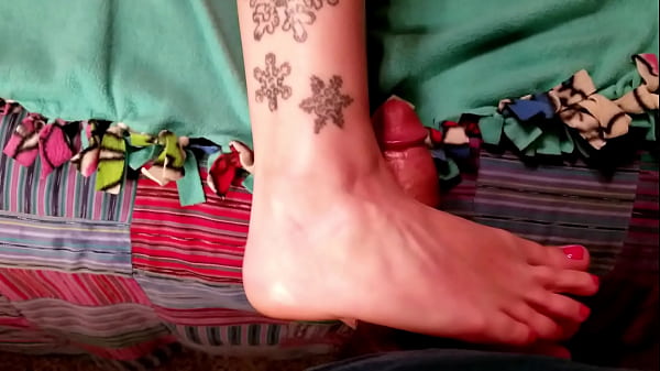 Sunny fucks bbc with pussy and toes 