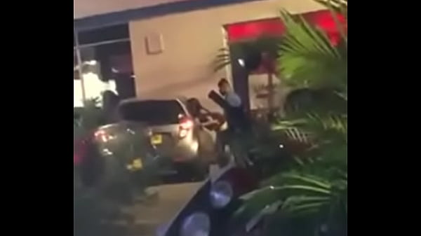 Flaquita Arrecha Follanen A Fuera De Una Discotecas thumbnail