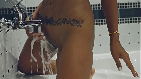 SANKTOR - SPORTY ASIAN MILF WITH PERFECT BODY MASTURBATES IN THE BATH