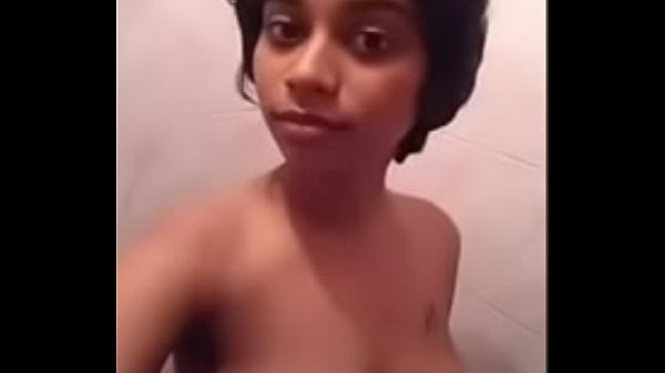 Nonton Desi Girl Flashing Pussy In Bathroom thumbnail