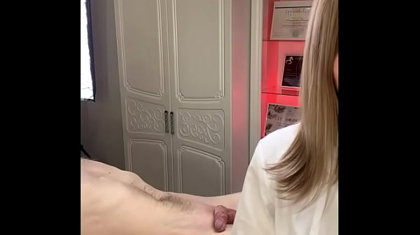 Sugarnadya Makes Her Clients Cum Hard During The Haircut Procedure thumbnail