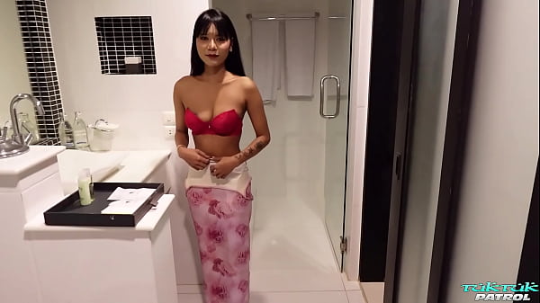 Nonton Horny Asian Teen Likes To Fuck thumbnail