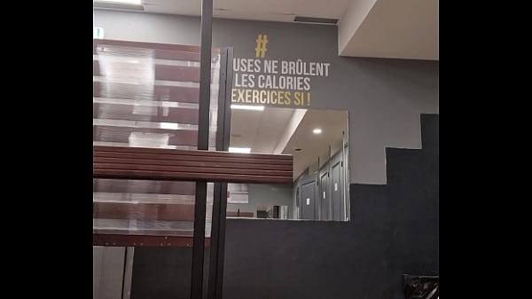 Nonton S&eacute;ance De Sport Termin&eacute; Je Reste Disponible Pour Des Shows Tous L Apr&egrave;s-midi ... thumbnail