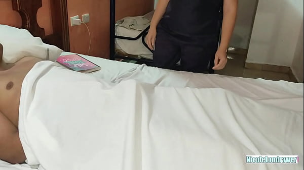 Nonton Enfermera Le Gusta Follar Con Uno De Sus Pacientes / Cap 1 thumbnail