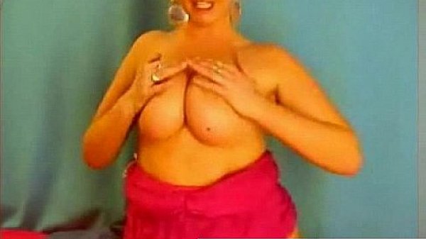 Nonton Czech Blonde On Webcam On Sweet-webcams.com thumbnail