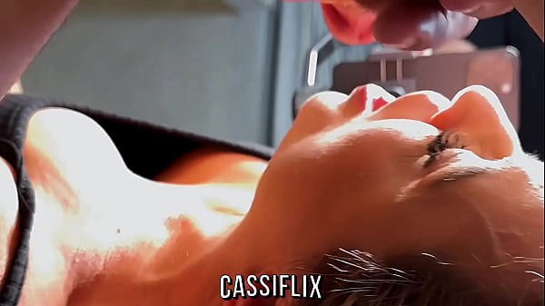 Essa bruxinha safada jogou seu feitiç_o e recebeu pau duro na sua bunda até_ gozar gostoso.. Assista completo no cassiflix