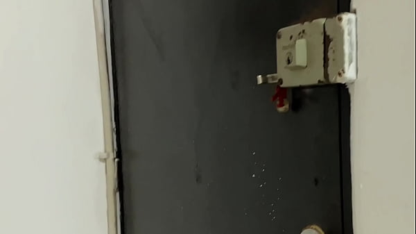 Nonton &iexcl;vecina Traviesa De Culo Enorme Me La Chupa Por Un Extra! - Milf, Latina thumbnail