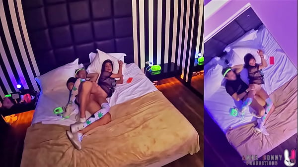 Anne Bonny Cumming 3 Times During Fuck Fest | Vape thumbnail