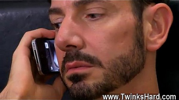 Gay Video Although Muscle Daddy Bryan Slater Doesn't Normally Hook Up thumbnail