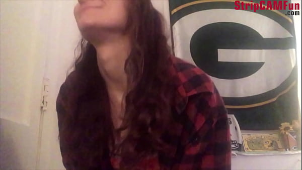 Girl On Webcam Takes Toy And Shows How To Give A Blowjob And Fuck thumbnail