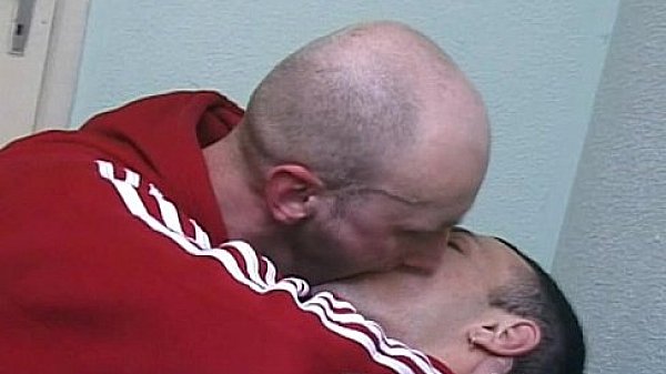 Hot Kissing Gay Loves To Fuck Barebacking thumbnail
