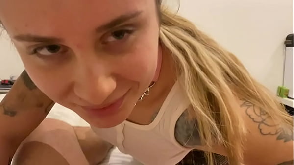 Girl Tired Of Her Boyfriend's Dick, Invited A Stranger With A Big Cock thumbnail