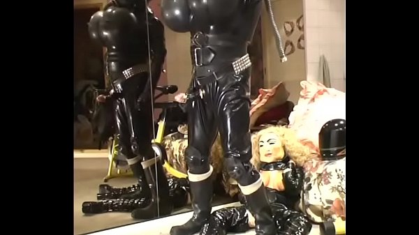 RoxinaRetroCrazyRubberPoses140405XL.WMV 
