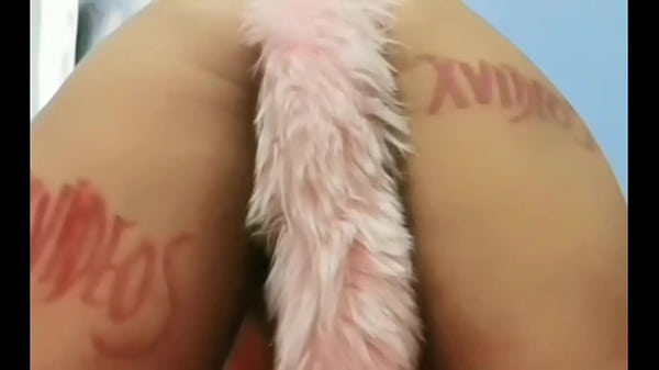 Nonton Jugando Con Mi Nueva Colita thumbnail