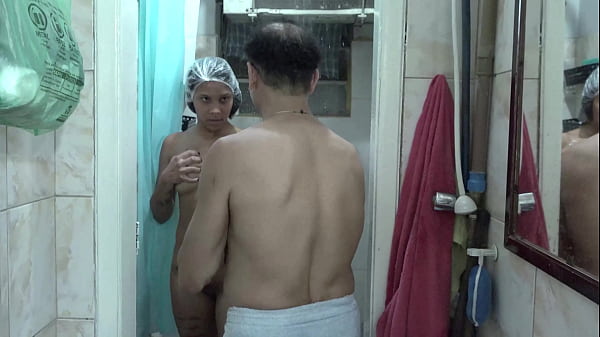 Meu Marido Fodia A Enteada Dele No Banho, E Pensava Que Eu N&atilde;o Estava Em Casa - Amopornobr thumbnail