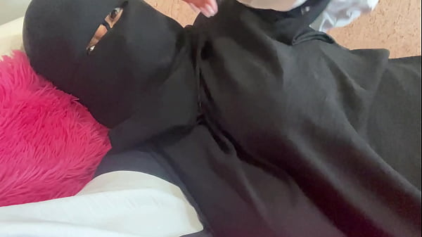 Nonton Arab Milf Cums Right In Her Panties thumbnail