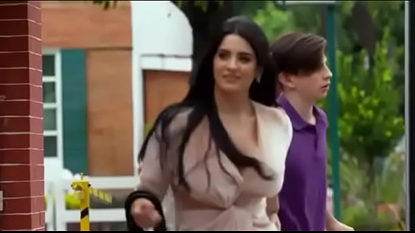 Nonton A Burnette Beauty thumbnail