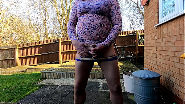 Kelly Cd Enjoying A Horny Wank In The Garden thumbnail