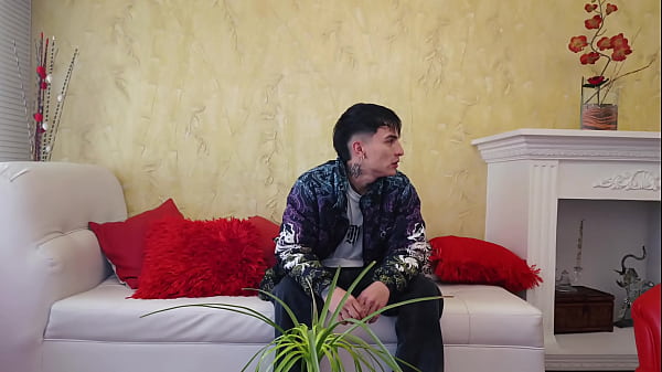 Nonton Me Tropiezo Y Me Follan thumbnail