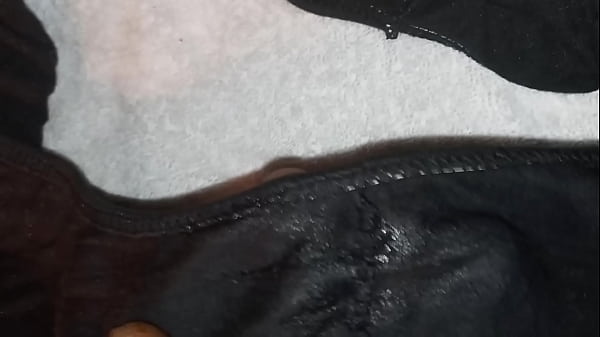 Nonton Creamy & Smelly thumbnail