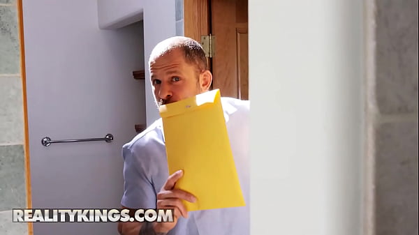 (Percy Sires) Lets Her 's Employee (Scott Nails) Inside Their House While She Takes A Shower Upstairs - Reality Kings